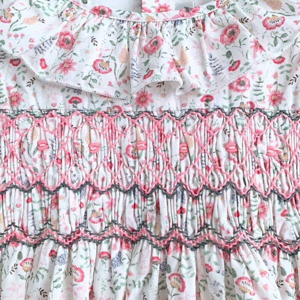 NWT Girls Smocked Dress Spring Flower Embroidery Pretty Princess Boutique 5T - Picture 6 of 7